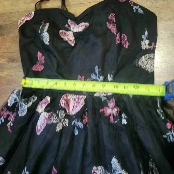 NWT Butterfly Embroidered Floral Tulle Dress Size Medium - Picture 9 of 13